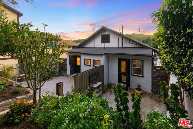 534 Casanova Street, Los Angeles