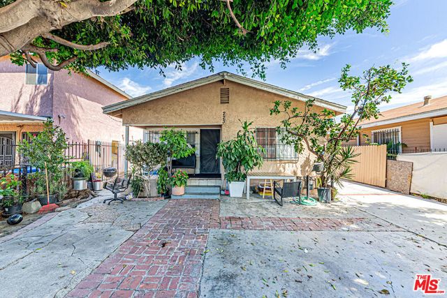 223 E 55th Street, Los Angeles