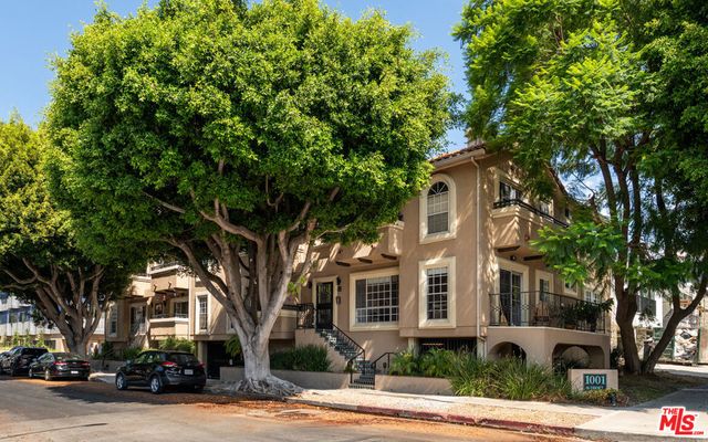 1001 N Croft Avenue, Los Angeles