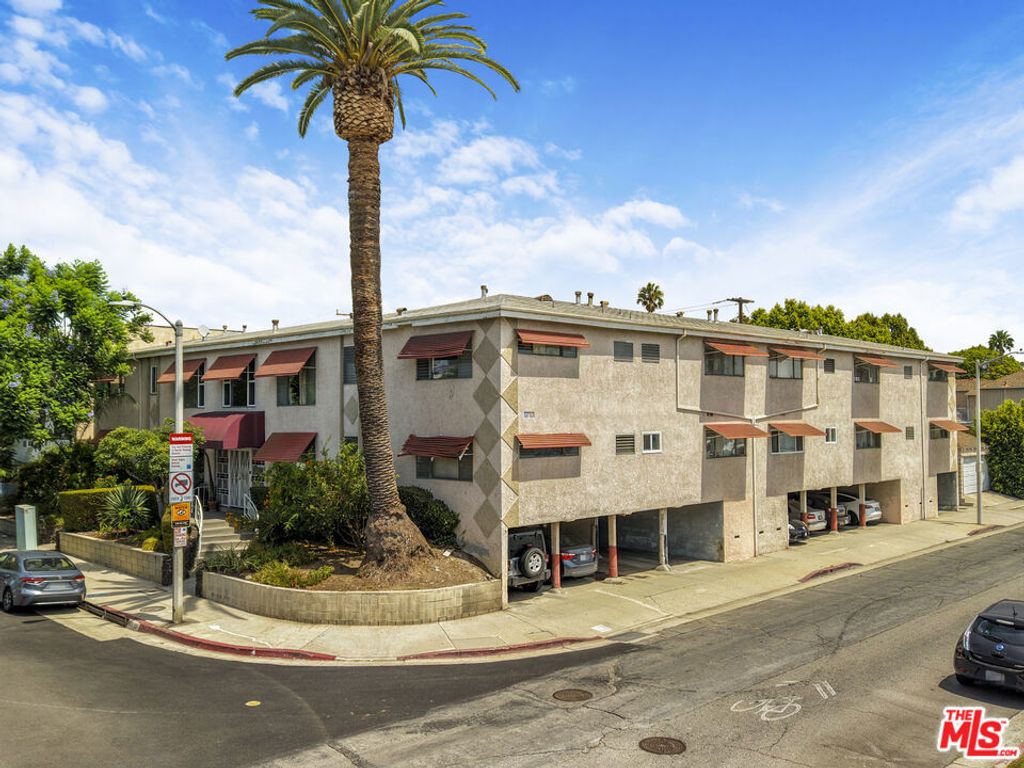900 N Orange Grove Avenue, West Hollywood
