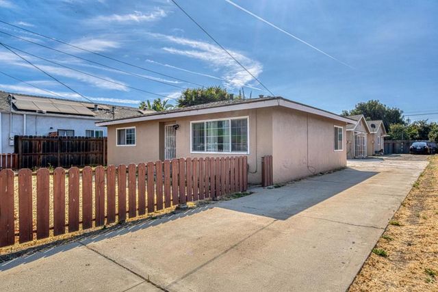 24 8th Street, Gonzales