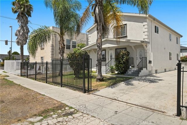 1353 W 60th, Los Angeles