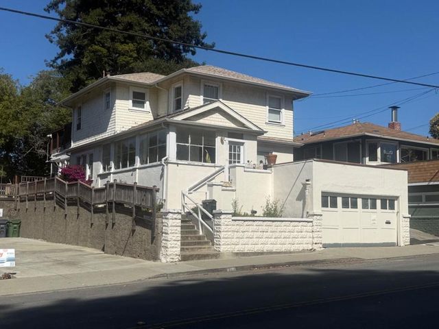 511 Capitola Avenue, Capitola