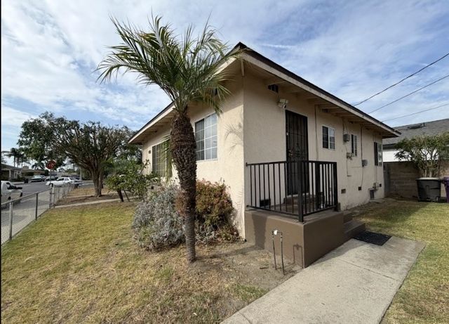 2901 Webster, Long Beach