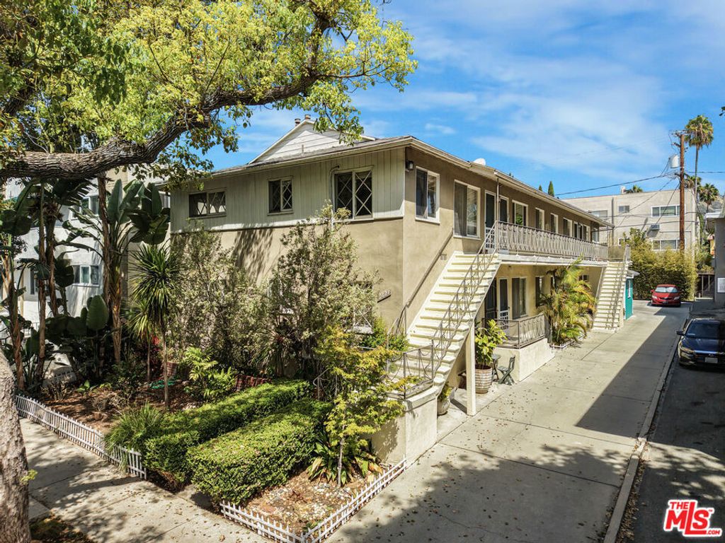 7627 Hampton Avenue, West Hollywood