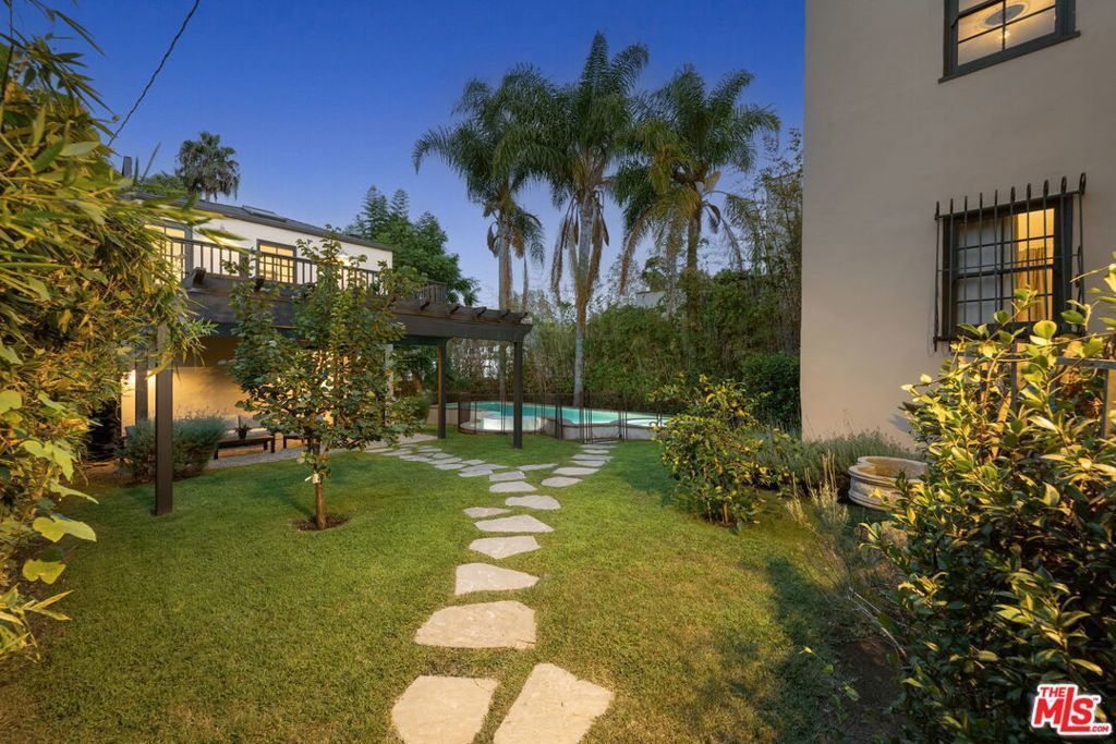 1116 -1118 S Highland Avenue, Los Angeles