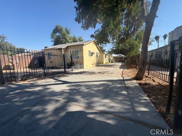 2037 Oregon Street, Bakersfield