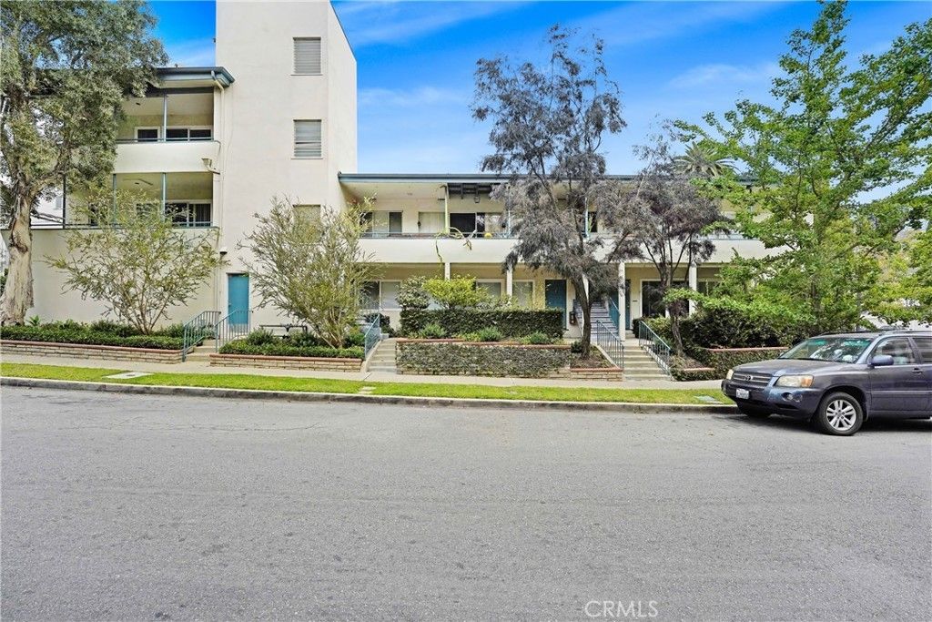 1975 S Beverly Glen, Los Angeles