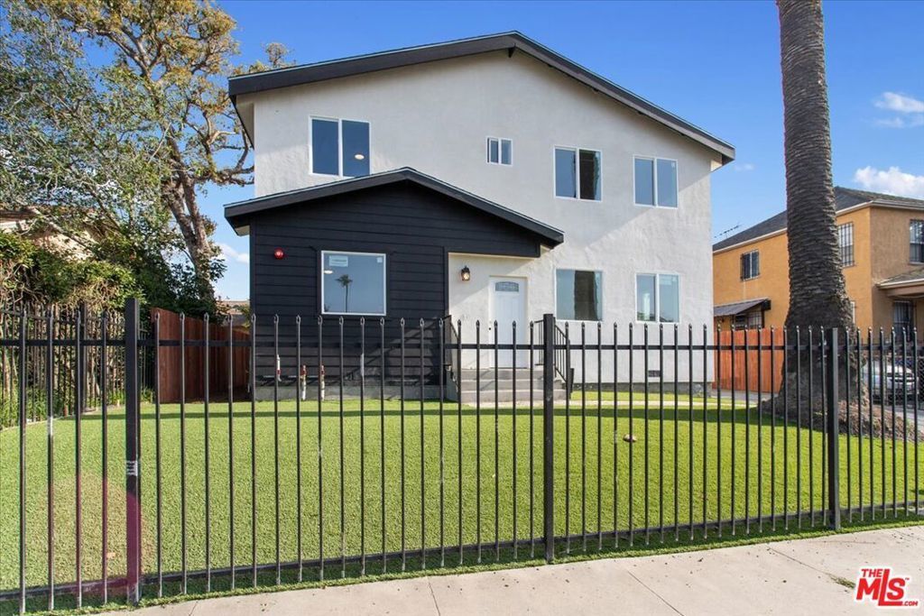 758 E 78th Street, Los Angeles