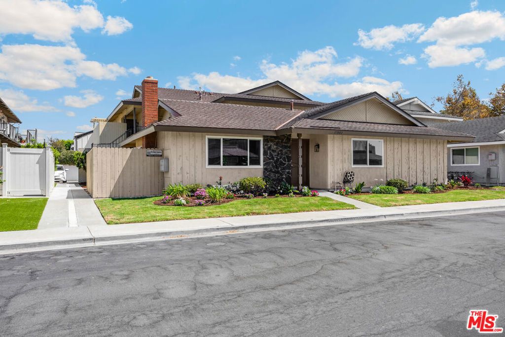17082 Evergreen Circle, Huntington Beach