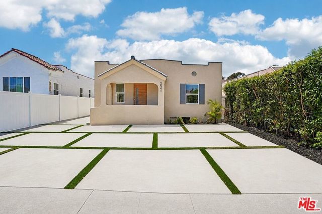2541 Carmona Avenue, Los Angeles