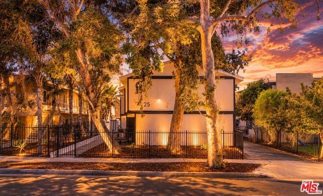 11425 Tiara Street, Los Angeles