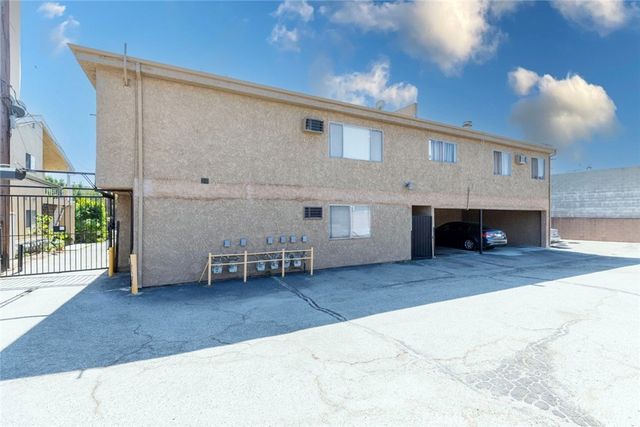 11341 Victory Boulevard, North Hollywood