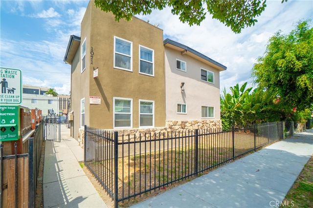 1071 Olive, Long Beach