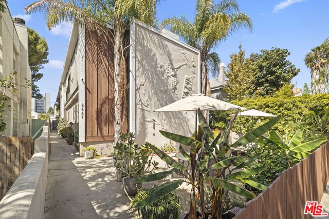 2447 Chelsea Place, Santa Monica