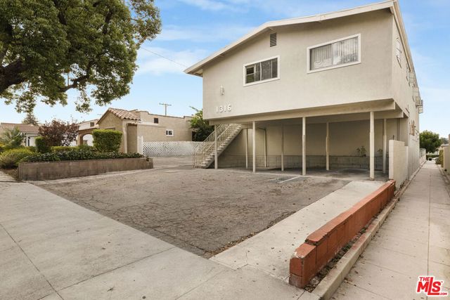 1316 Barrington Way, Glendale