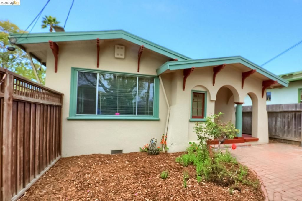 1265 Hopkins St, Berkeley