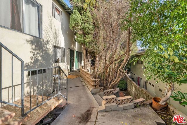 2241 Ewing Street, Los Angeles