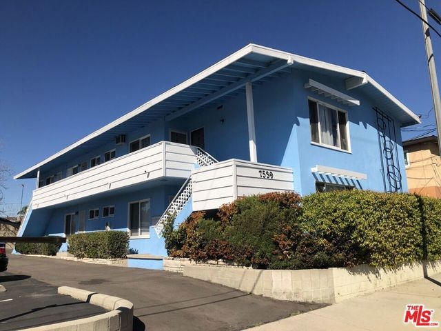 7539 N Hollywood Way, Los Angeles