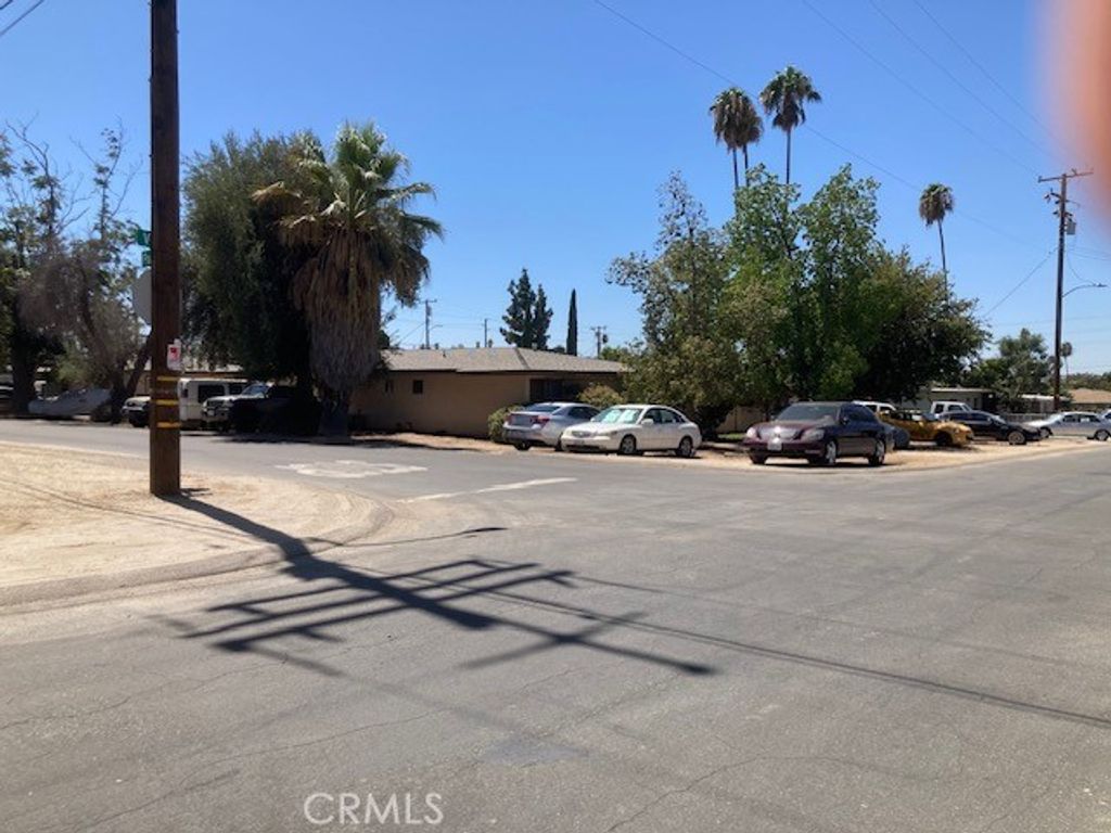 1152 Villa, Riverside