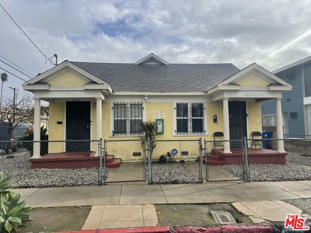 2711 Cimarron Street, Los Angeles