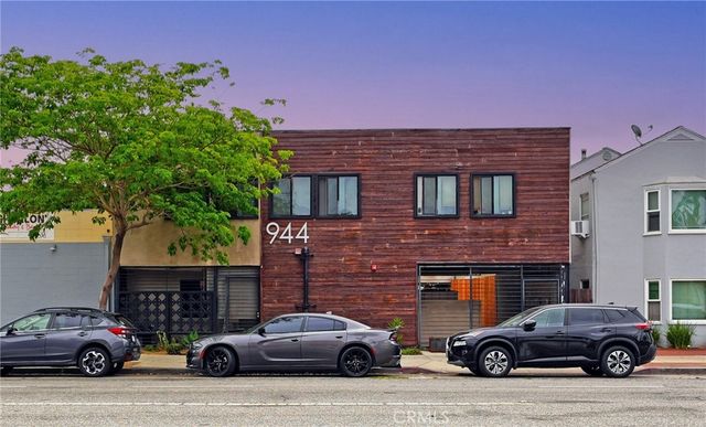 944 Pacific, Long Beach