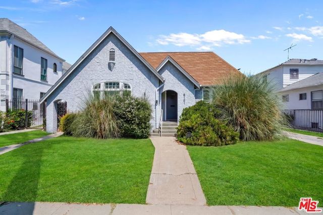 5101 W 21st Street, Los Angeles
