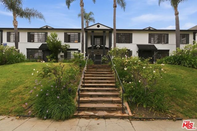 817 S Windsor Boulevard, Los Angeles