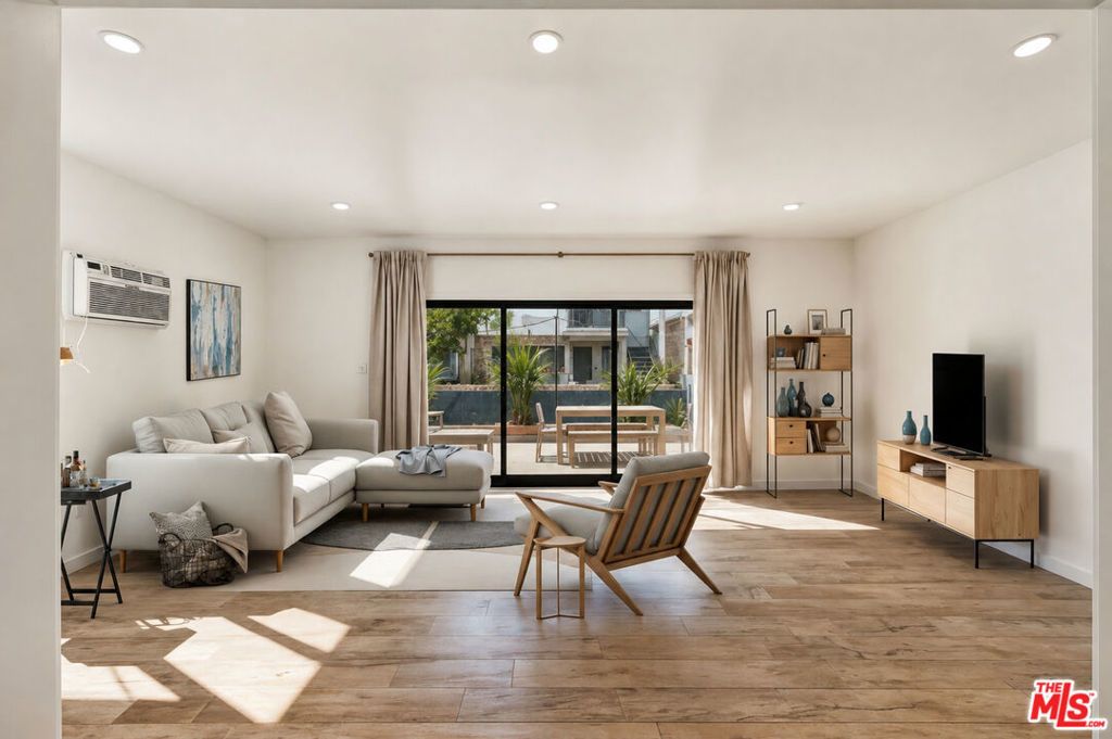 18 24th Avenue, Venice