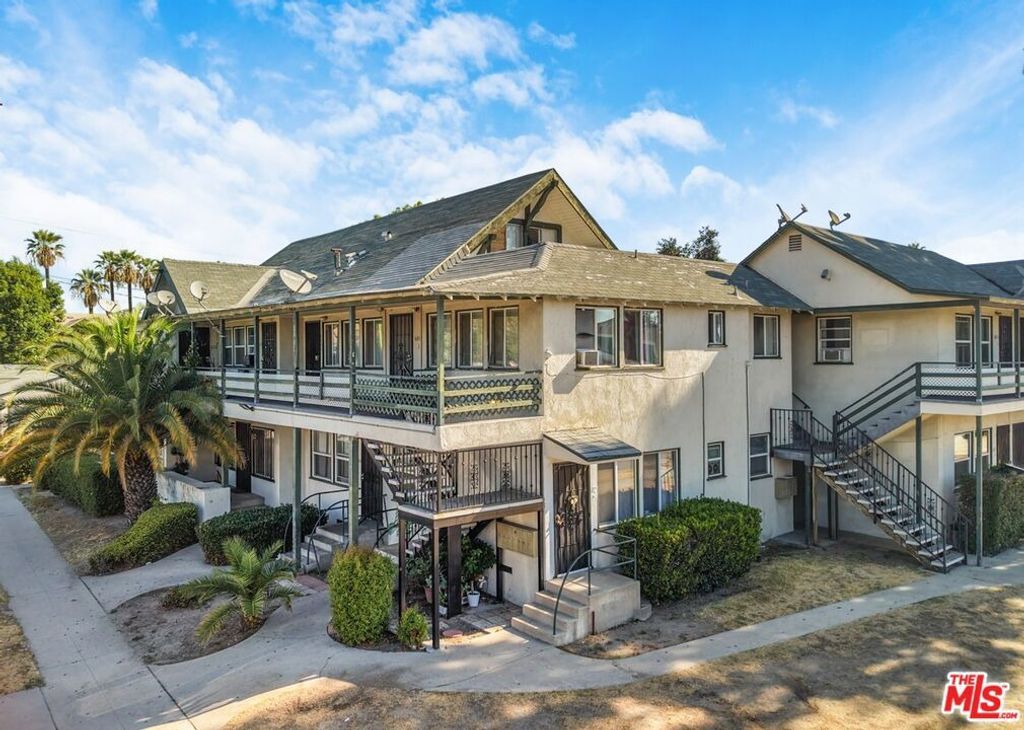 614 N Caswell Avenue, Pomona