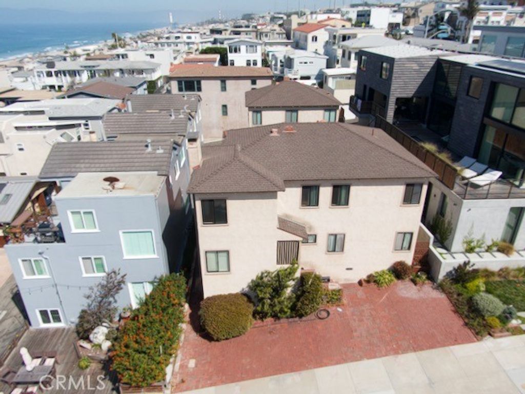 223 32nd St, Manhattan Beach