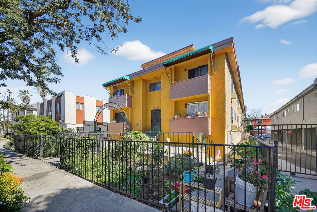 210 S Commonwealth Avenue, Los Angeles