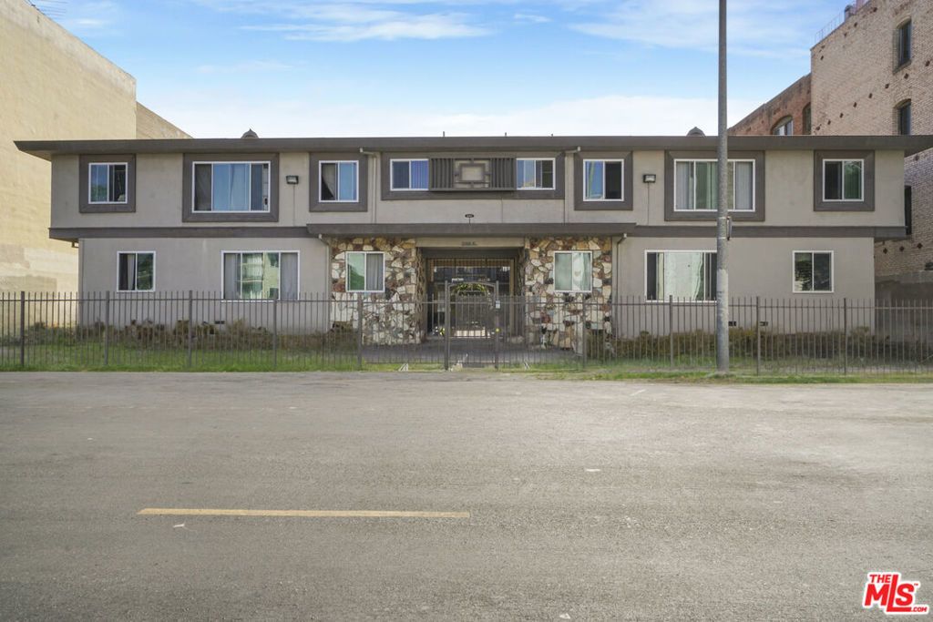 228 S Mariposa Avenue, Los Angeles