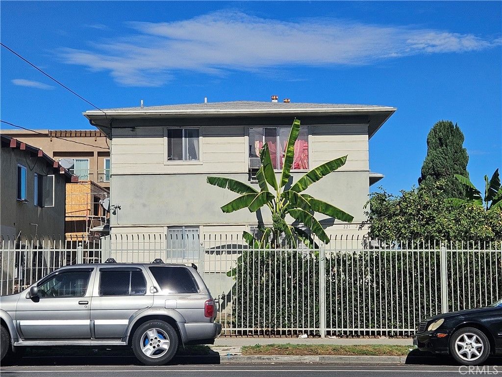 221 S Bonnie Brae, Los Angeles