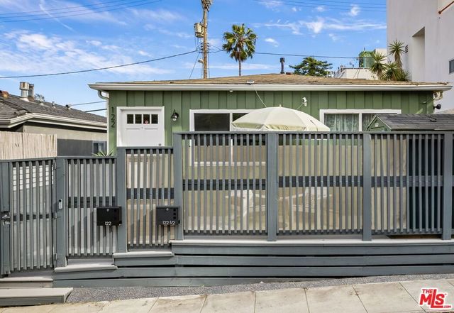 122 Thornton Place, Venice