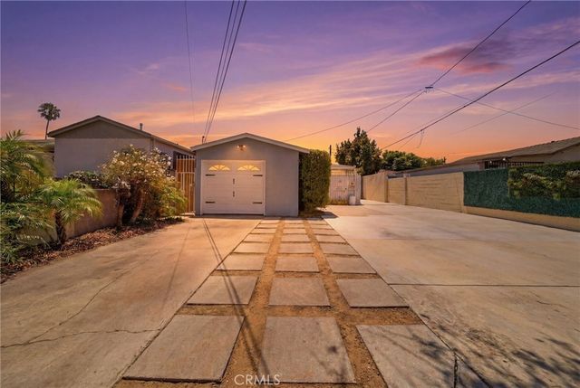 3944 W 111th, Inglewood