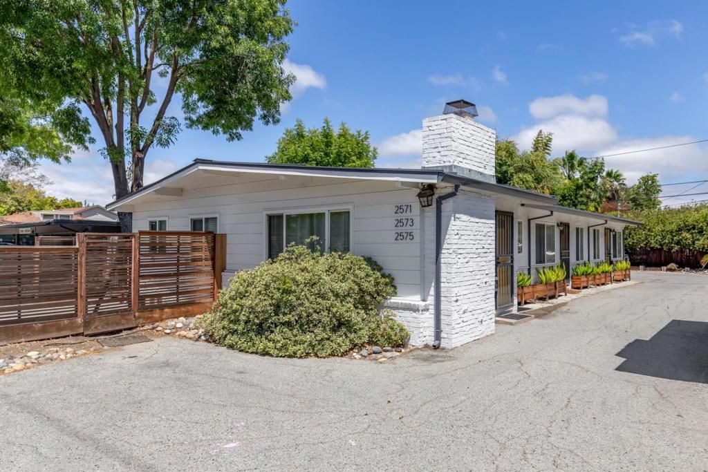 2571 Alma Street, Palo Alto