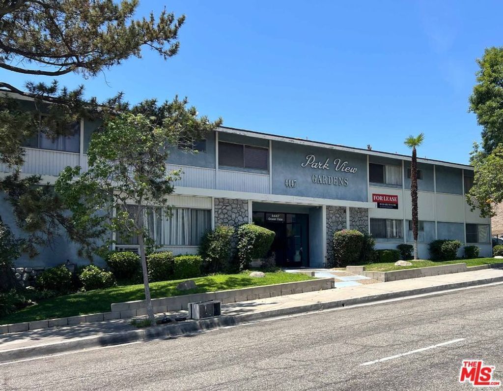 4447 Ocean View Boulevard, Montrose
