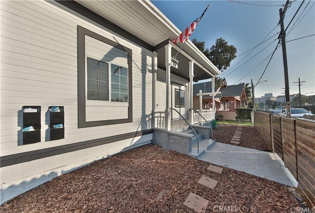 210 Belmont Avenue, Los Angeles