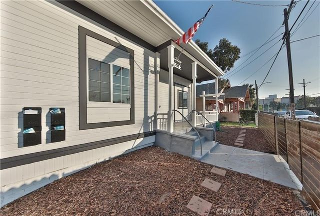 210 Belmont Avenue, Los Angeles