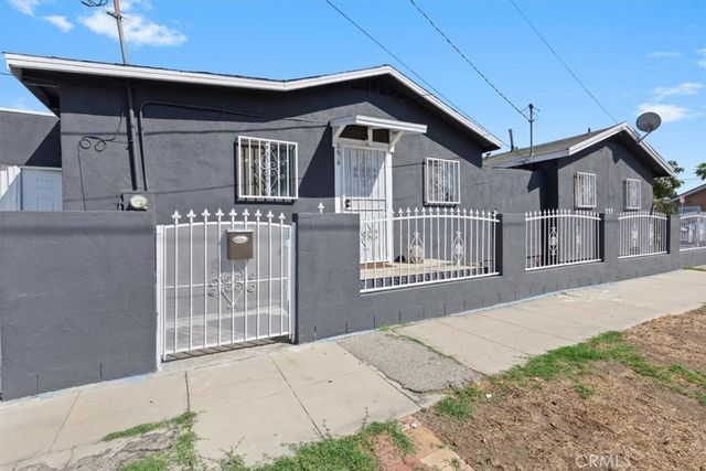 1049 W 67th, Los Angeles