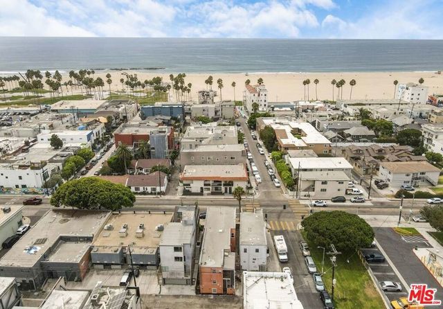 1304 Pacific Avenue, Los Angeles
