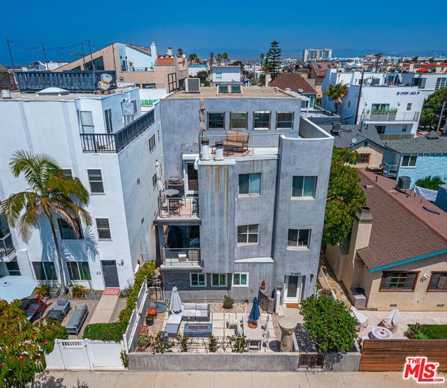 21 Voyage Street, Los Angeles