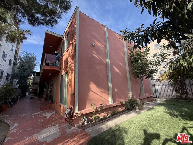 1611 Venice Boulevard, Los Angeles