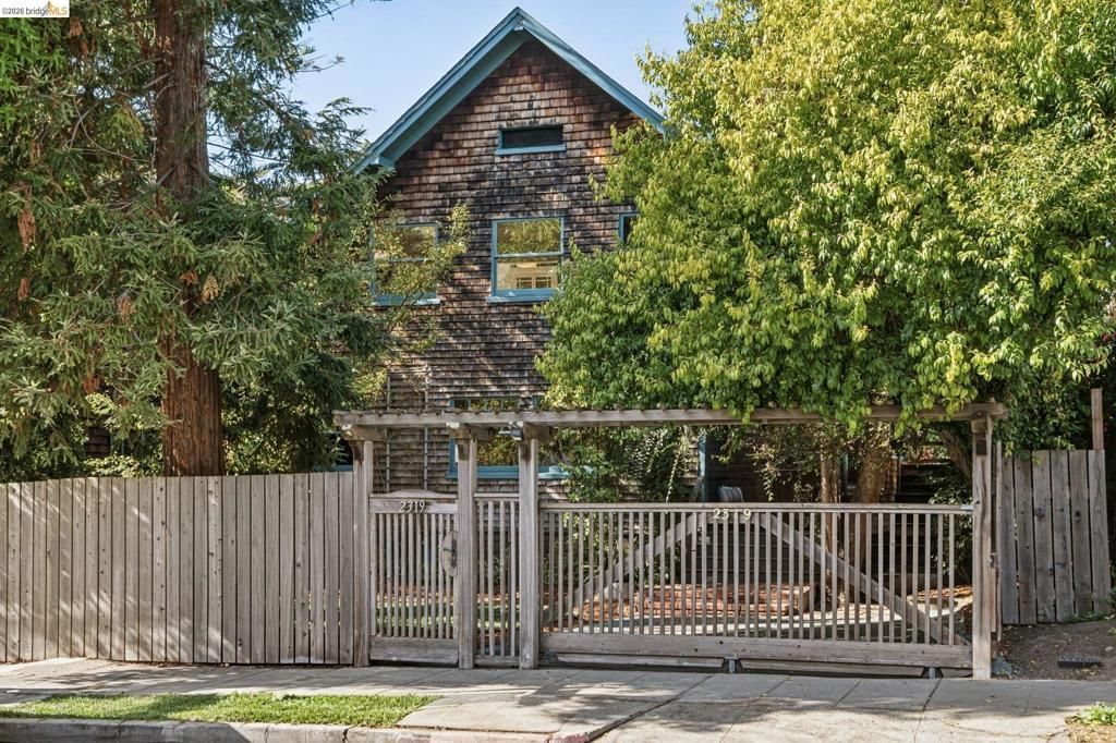 2319 Woolsey St, Berkeley