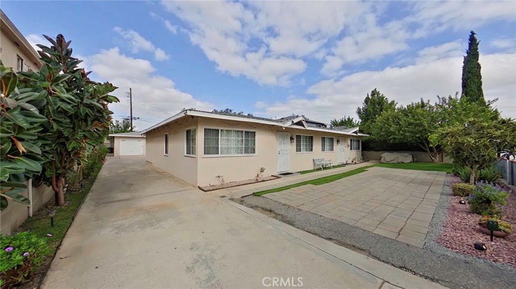 5633 Denny, North Hollywood