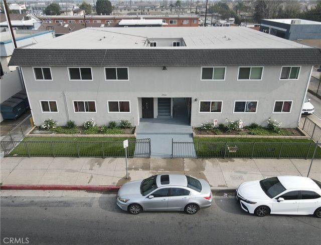 17420 Downey, Bellflower