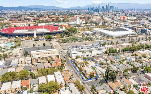 4060 S Hoover Street, Los Angeles