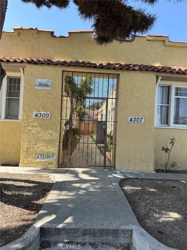4307 S Normandie, Los Angeles