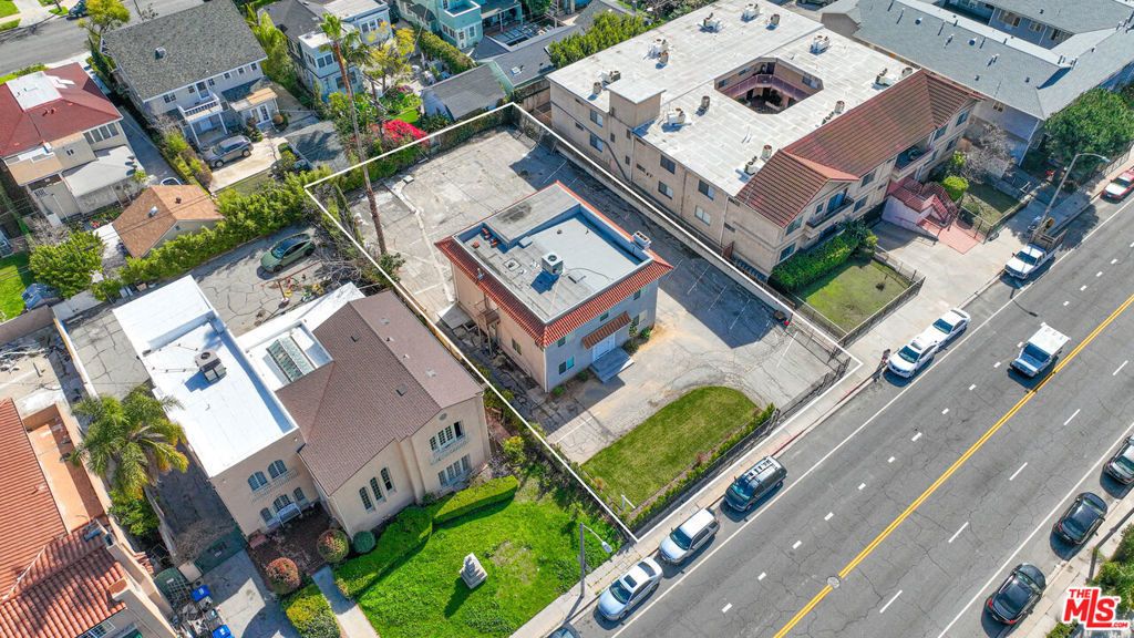 702 Crenshaw Boulevard, Los Angeles